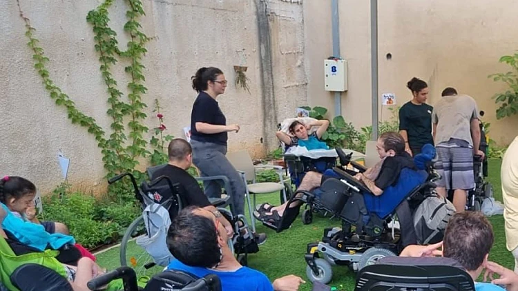 המטפלים ישבתו? "כ-20 אלף אנשים עם מוגבלויות יישארו בבית"