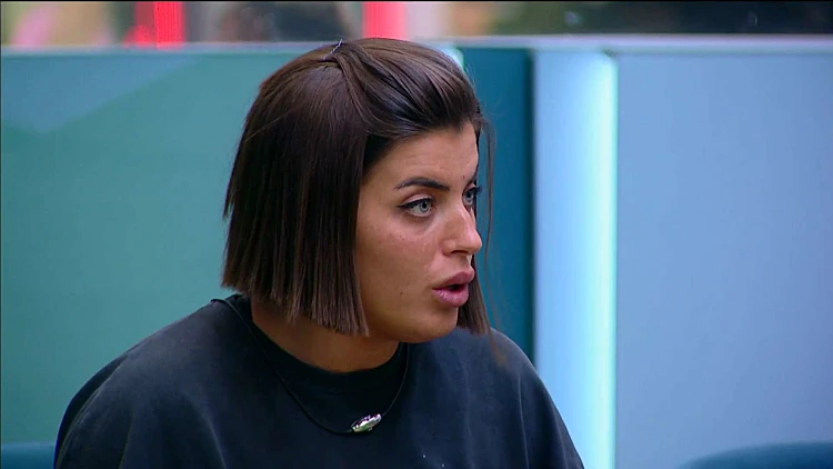 "כולם פה מפחדים ממך, אבל הבית מלון שלך נגמר": ספיר בהאשמות לדיירי הבית