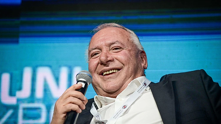 השר אמסלם על מינוי מקורבים: "מגיש אנשים שאני מכיר, מהחבר'ה"