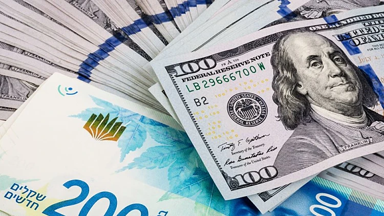 הדולר בשפל: איך ההתרסקות תשפיע על הכיס שלכם?