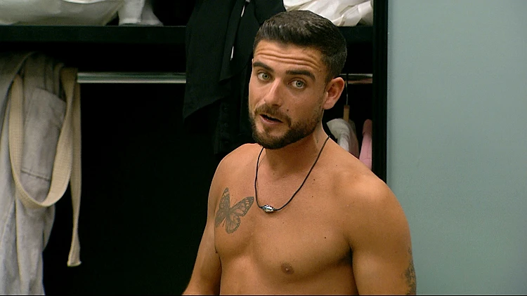 "אתה קורא לי כלב?": המתיחות בין שני המחנות מחריפה