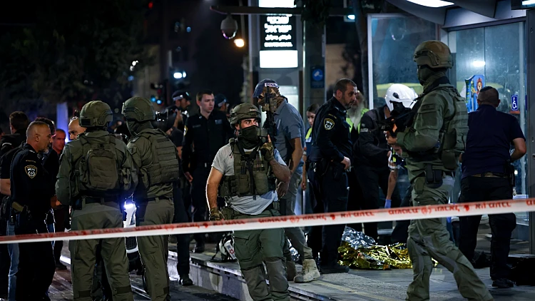 פיגוע בירושלים: פצוע בינוני מדקירות; המחבל, בן 14 - חוסל