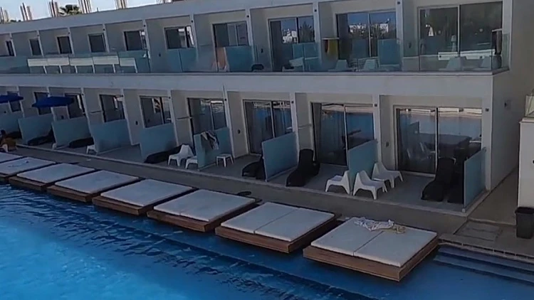 המלון שבו התרחש על פי החשד האונס הקבוצתי