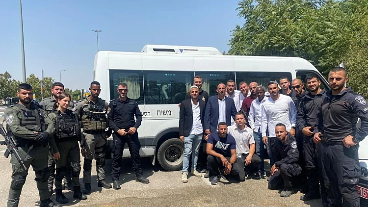 תיעוד: שוטרים התחפשו לחרדים ועצרו מיידי אבנים במזרח י-ם