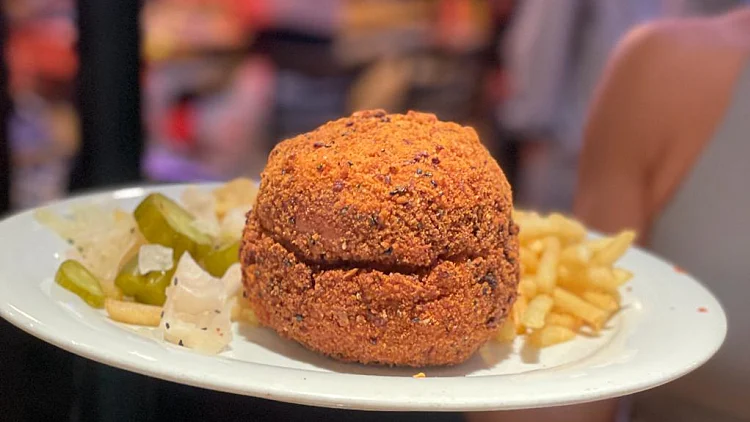 יונתן רושפלד, אגאדיר, המבורגר