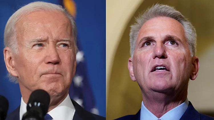 הנשיא ג'ו ביידן ויו"ר בית הנבחרים קווין מקארת'י