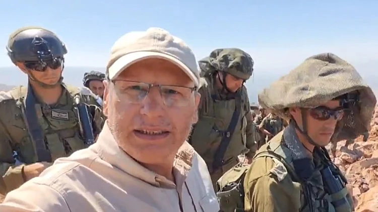 במרחק נגיעה: כתב חיזבאללה שמשגע את הכוחות בגבול לבנון