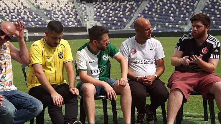 אצטדיון, לא שדה קרב: האוהדים היריבים מתאחדים נגד האלימות