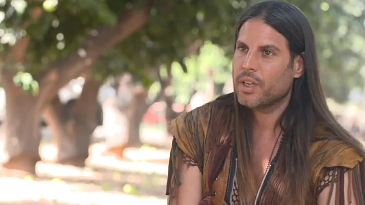 לאחר ההסתבכות: רוי בוי ומיכל הקטנה מגיבים לפרשת הסוס באיילון