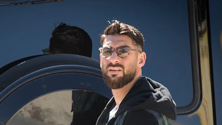 אחרי שברח לחו"ל, אלירן עטר לחדשות 13: "הכול בסדר, חוזר לארץ"