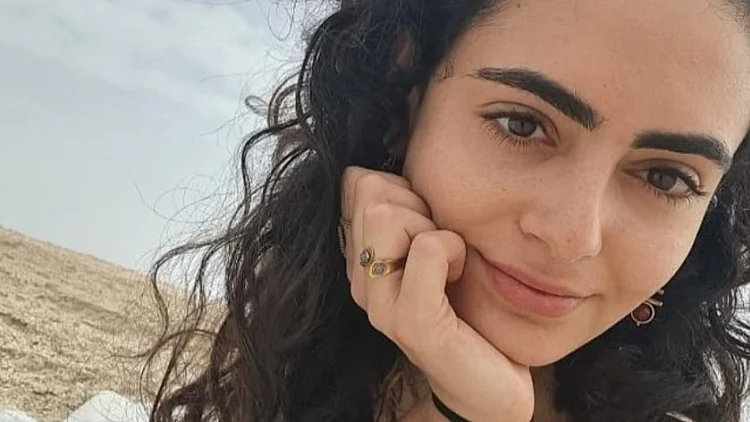 "כמה מטרים מאחוריה, ראו מחבל שרודף אחרי כל הקבוצה": סיפורה של שירה אילון | רשת 13