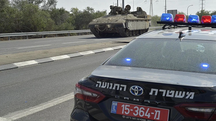 הפפראצי של המשטרה: מבצע האכיפה נגד הטלפונים הסלולריים