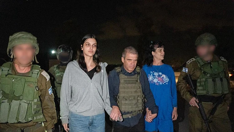 בישראל מאשרים: חמאס שחרר שתי חטופות בעלות אזרחות אמריקנית
