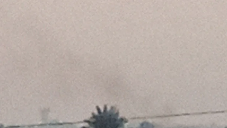 עשן מעל בסיס של צבא ארה"ב במזרח סוריה