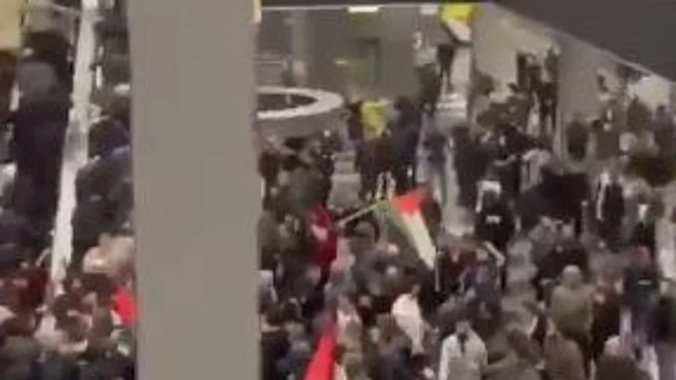 רוסיה: מתפרעים מוסלמים ניסו לפגוע בישראלים בנמה"ת בדגסטן