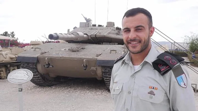"אבידה גדולה לעדה": חברו הטוב של הקצין שנפל בקרב בעזה נפרד