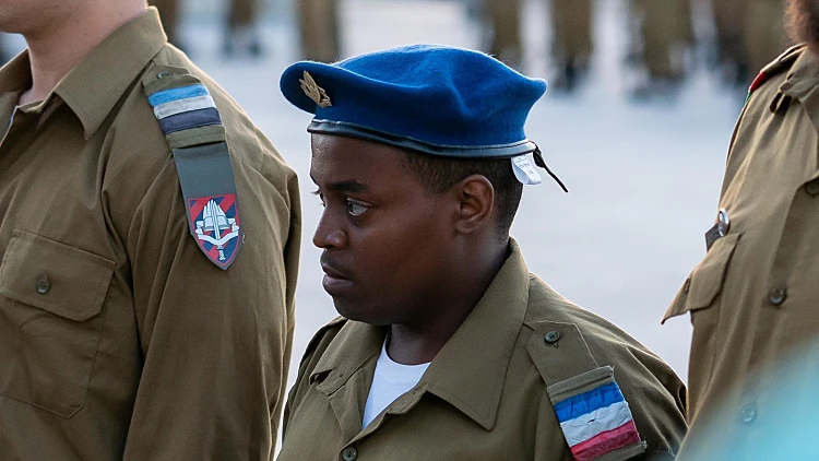 לוחם צה"ל נהרג בפיגוע במחסום המנהרות בי-ם, עוד 6 נפצעו