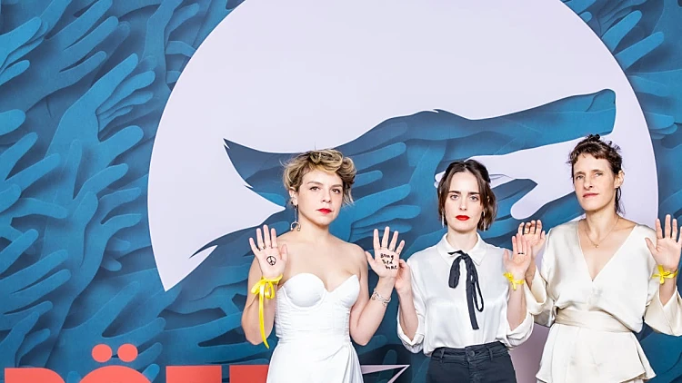 מאיה קניג, הדס ירון, הילה רוח