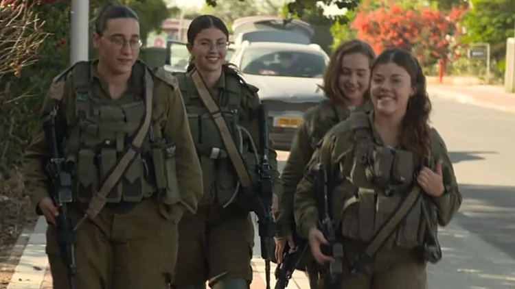 "כולן התייצבו למשימה": גבורת לוחמות האיסוף הקרבי בבסיס אורים