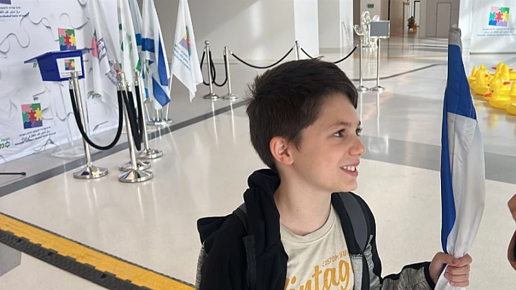 "באתי להפגין נוכחות ואהבה": נועם הגיע להביע תמיכה במשוחררים