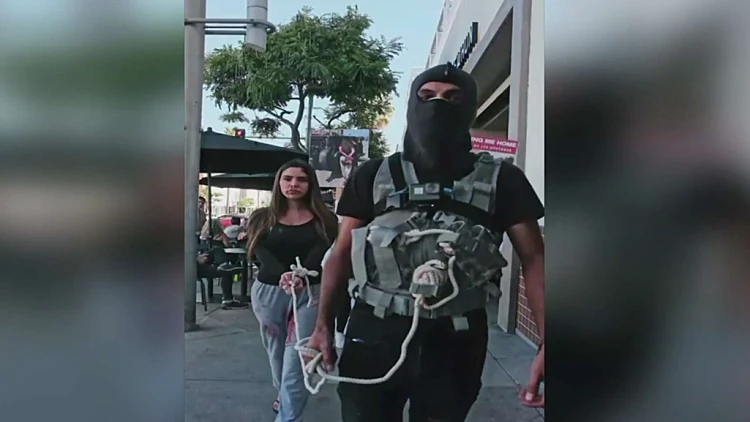 "באופן מפתיע קיבלתי גם תגובות תומכות מאיראנים"