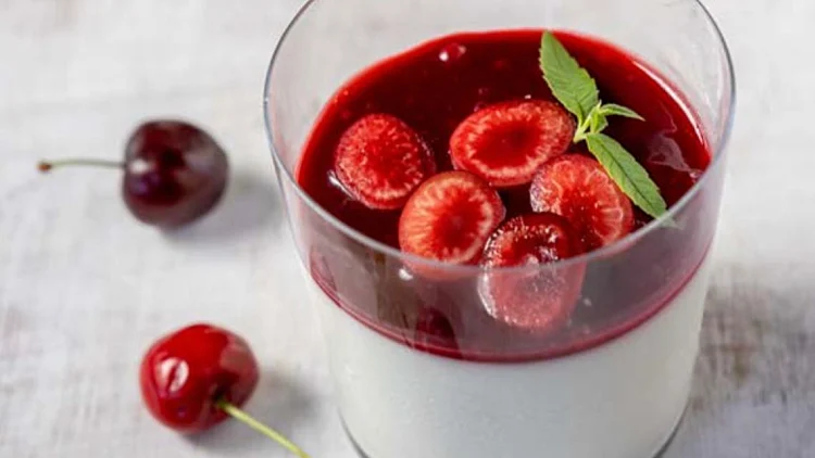 פנקוטה דובדבנים ולואיזה