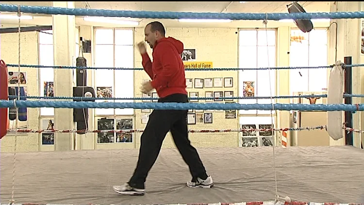 החברים של נאור, עונה 3, פרק 17: להתאגרף עם פפארצי