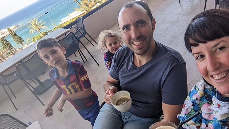 "החטופים שלנו קבורים בחיים ואותם לא מעניין כלום"