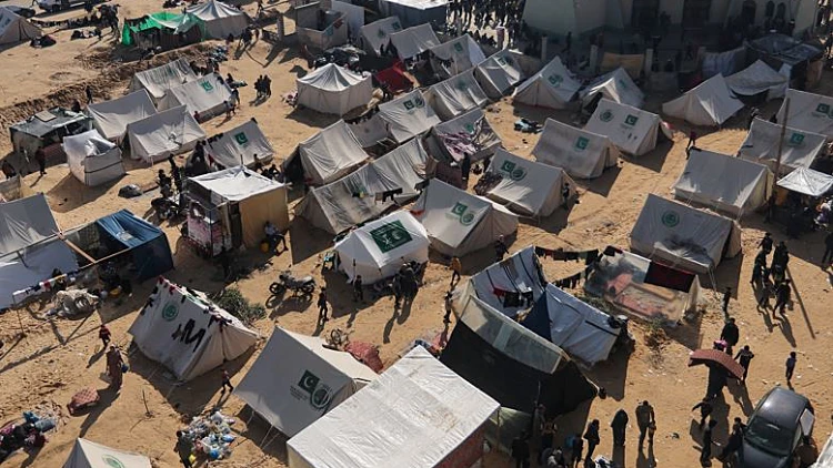 העזתים מתפנים: כוחות צה"ל כיתרו את ביתו של סינוואר בח'אן יונס