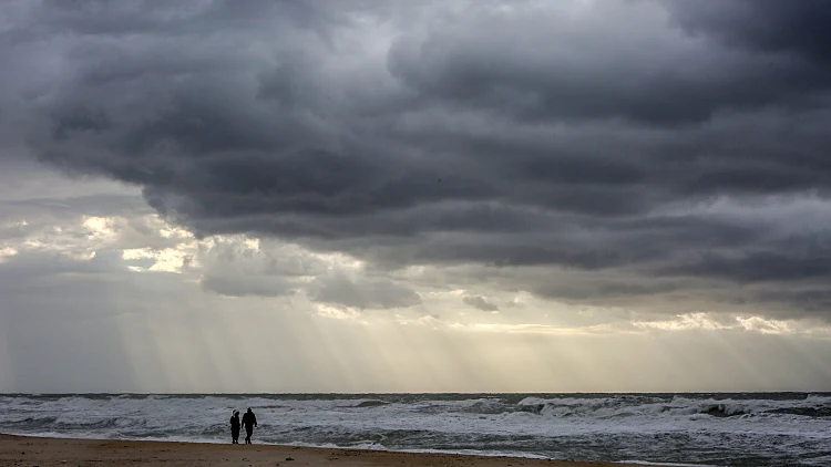 התחזית: ירידה בטמפרטורות; גשמים מקומיים בצפון ובמרכז