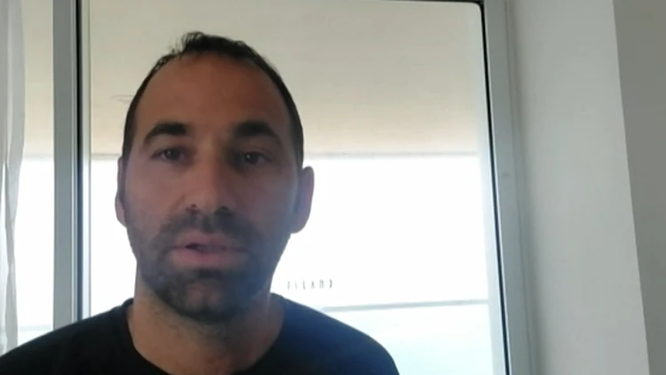"לקטוף מה שאפשר": גלעד דואג למטה האבוקדו למרות המצב המורכב