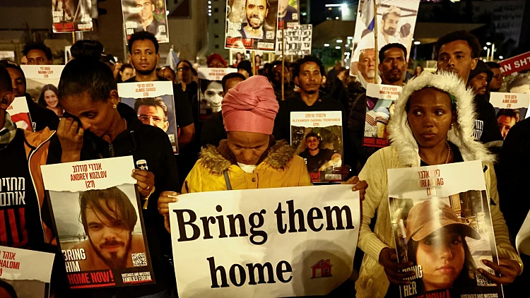 הפגנה למען שחרור החטופים בתל אביב