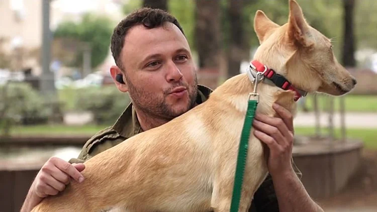 "לא יכולנו להשאיר אותם מאחור": הלוחמים שמחלצים בעלי חיים מעזה