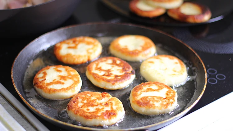 לביבות גבינה, לטקס גבינה