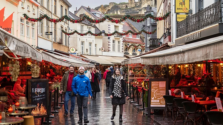 Valkenburg,,netherlands,,december,23,,2022;,christmas,market,in,the,picturesque