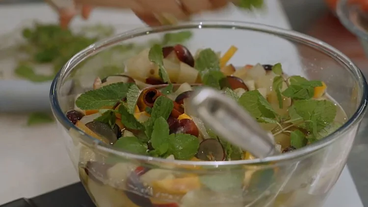 קינוח ייחודי: מתכון לסלט פירות טורקי של השפית רותי רוסו