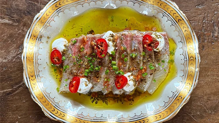 סשימי אינטיאס עם שמן זית ולאבנה