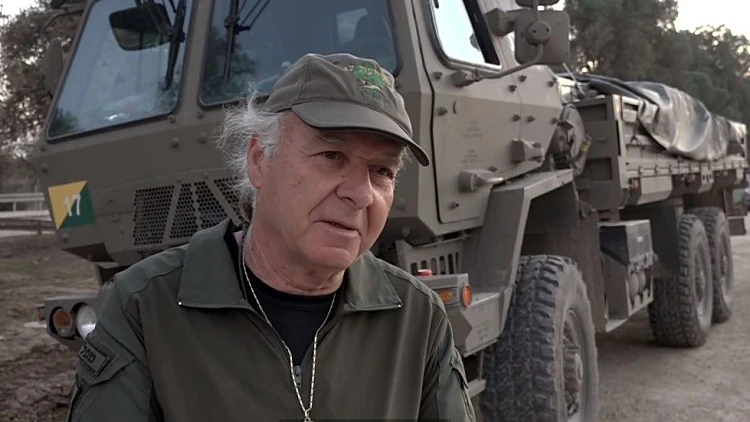 אבי ביירליין, בן ה-70 שהתגייס למילואים ונכנס לעזה