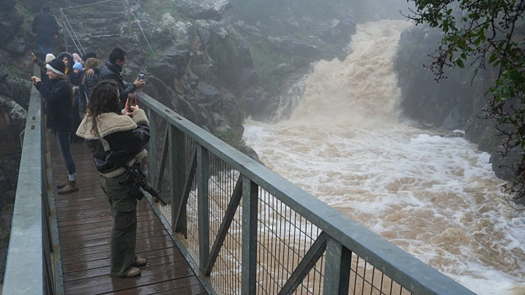 .מפל סער רמת הגולן גשם הצפות חורף
