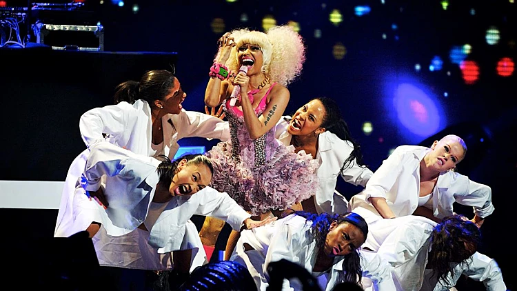 ניקי מינאז'