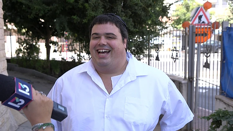 "את שואלת שאלות שמסבכות אותי": מאחורי הקלעים של שנות ה-90