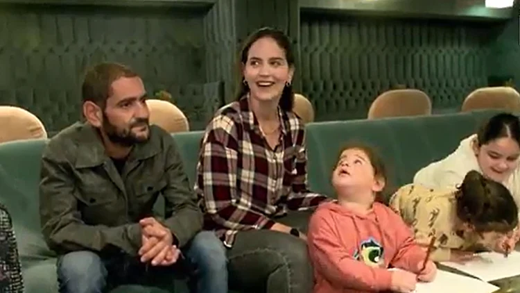 "טיילנו, אבל זה לא כמו בבית": החיים החדשים של המפונים בבתי המלון