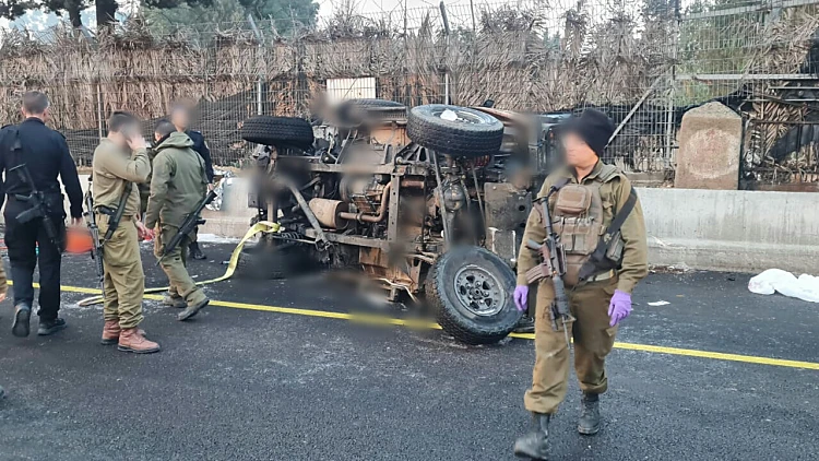 תאונה קטלנית בגוש עציון: צעיר נהרג, ארבעה פצועים חולצו
