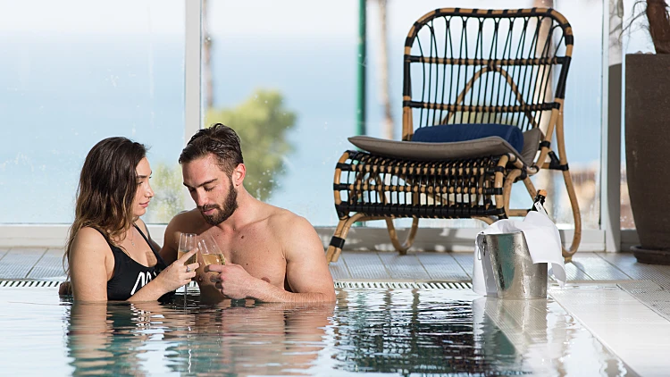 החל מ-513 ש"ח ללילה. מבצעים מפנקים במלונות מגיל 16 ומעלה