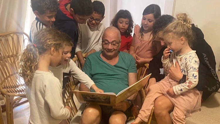 חתנו של לואיס הר שחולץ: "יש אור גדול ושמחה, אבל עוד אין ניצחון"