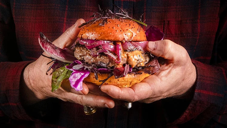 ההמבורגר של ארז קומרובסקי לאגאדיר