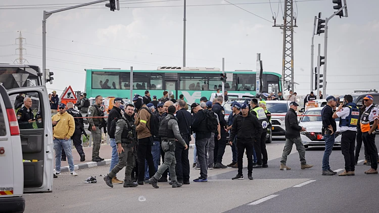 פיגוע ירי בצומת ראם בדרום: 2 צעירים נרצחו, המחבל חוסל