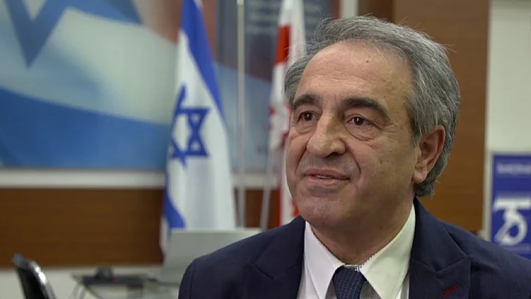על הכוונת: הישראלי שהתגייס להסברה - וכמעט חוסל ע"י איראן