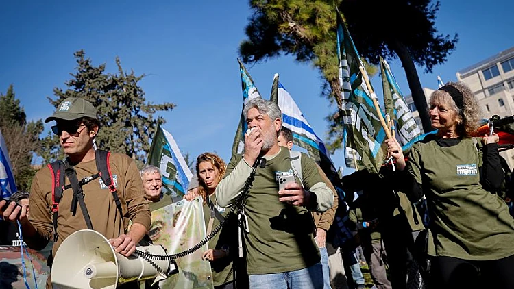 בג"ץ הוציא צו על תנאי: על המדינה לנמק מדוע לא לגייס חרדים