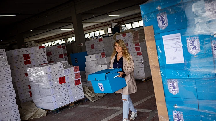 בצל המלחמה ואחרי הדחיות: הבחירות המוניציפליות יוצאות לדרך